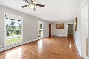 2681 Kings Circle, Lawrenceville, GA 30044 - Photo 16