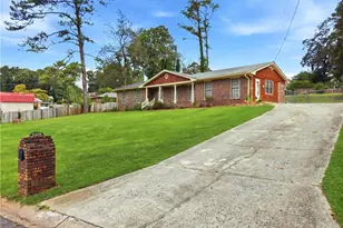 2681 Kings Circle, Lawrenceville, GA 30044 - Photo 4