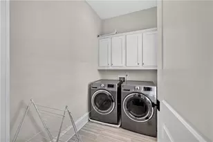 308 Stonemont Dr, Atlanta, GA 30305 - Photo 18