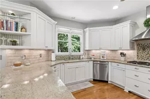 3090 Salisbury Dr, Alpharetta, GA 30004 - Photo 4