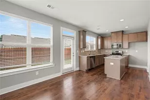7666 Squire Ct, Fairburn, GA 30213 - Photo 10