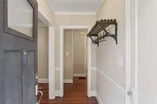 266 Midvale Dr NE, Atlanta, GA 30342 - Photo 4