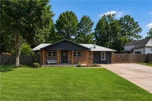 211 Brooke Dr, Alpharetta, GA 30009 - Photo 1