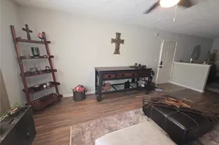 6102 Fairington Ridge Cir, Lithonia, GA 30038 - Photo 4