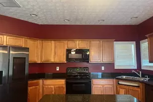 107 Meadows Dr, Senoia, GA 30276 - Photo 10