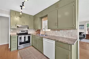 976 SW Walker Lake Rd, Conyers, GA 30094 - Photo 14