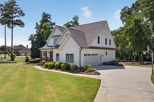 417 Fox Valley Dr, Monroe, GA 30656 - Photo 2