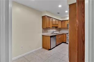 26204 Plantation Dr NE, Atlanta, GA 30324 - Photo 10