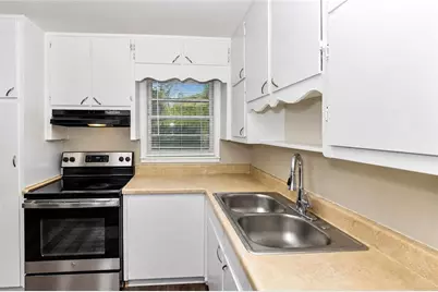 225 Glenrose Circle SW, Atlanta, GA 30354 - Photo 6