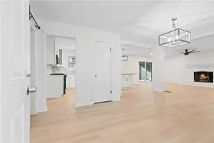920 Kings Ct, Woodstock, GA 30189 - Photo 4