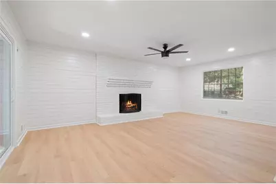920 Kings Court, Woodstock, GA 30189 - Photo 10