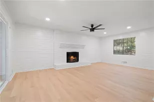 920 Kings Ct, Woodstock, GA 30189 - Photo 10