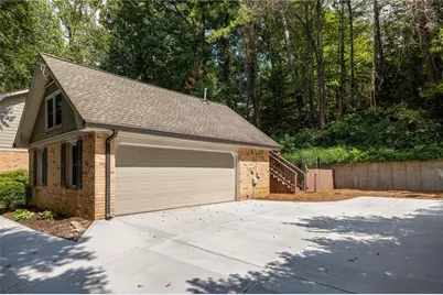 2497 Greenglade Road NE, Atlanta, GA 30345 - Photo 34