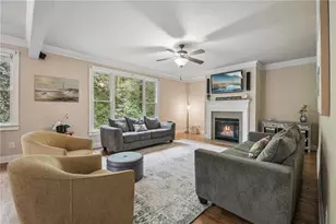 1889 Shoal Creek Blvd, Decatur, GA 30032 - Photo 4