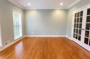 210 Pinehill Ln, Woodstock, GA 30188 - Photo 6