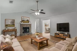 108 Greenleaf Dr, Hampton, GA 30228 - Photo 2