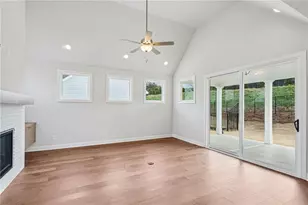 547 Pearl St, Cumming, GA 30040 - Photo 2