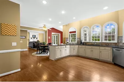 210 York Town Circle, Johns Creek, GA 30097 - Photo 10