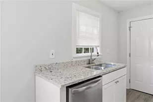 327 Addington St SW, Atlanta, GA 30310 - Photo 6