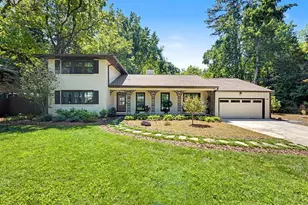 747 Starlight Ct, Sandy Springs, GA 30342 - Photo 2