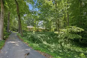 3952 Club Dr NE, Atlanta, GA 30319 - Photo 12