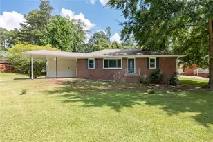 208 SE Yancy Dr SE, Marietta, GA 30067 - Photo 1