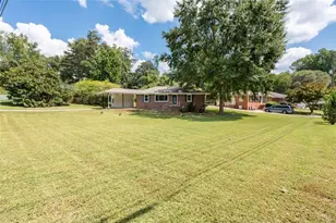 208 SE Yancy Dr SE, Marietta, GA 30067 - Photo 2