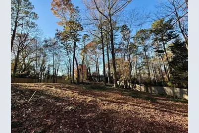 2707 Hawk Drive NE #2707, Marietta, GA 30066 - Photo 2