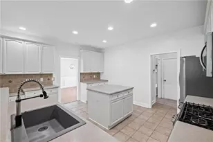 200 Brookeivey Ln, Milton, GA 30004 - Photo 6