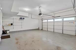 2076 Holtz Ln, Atlanta, GA 30318 - Photo 10