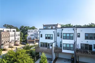 2076 Holtz Ln, Atlanta, GA 30318 - Photo 2
