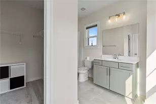 2076 Holtz Ln, Atlanta, GA 30318 - Photo 32