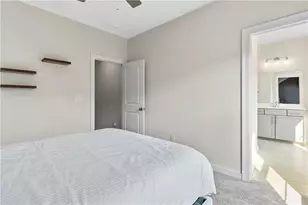 2076 Holtz Ln, Atlanta, GA 30318 - Photo 30