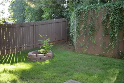 2076 Fairport Way, Marietta, GA 30062 - Photo 18