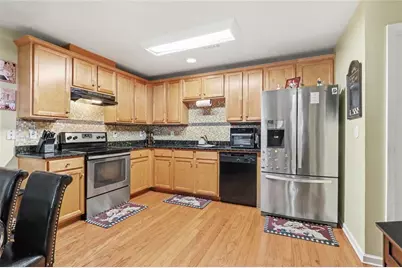 8001 Gossamer Drive, Fairburn, GA 30213 - Photo 12