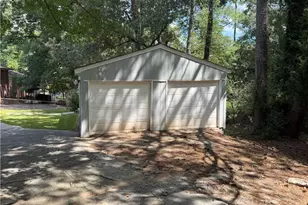 2298 Bryant Dr, East Point, GA 30344 - Photo 18