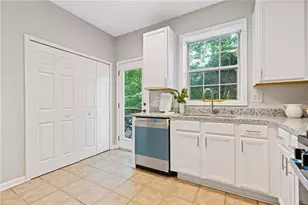 1607 Jackson Trace Ct NW, Atlanta, GA 30318 - Photo 12