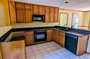 1810 Rockside Ln, Snellville, GA 30078 - Photo 10