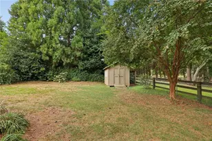 5189 Beech Forest Dr SW, Lilburn, GA 30047 - Photo 36