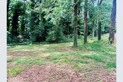 521 Navarre Drive, Stone Mountain, GA 30087 - Photo 8