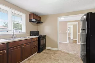 620 Gibbons Dr, Scottdale, GA 30079 - Photo 16