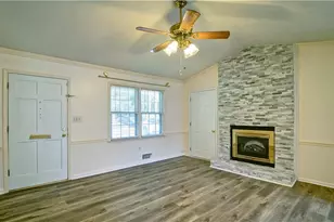 6428 Paradise Point Rd, Flowery Branch, GA 30542 - Photo 4