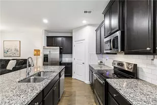 4446 Richmond Ct, Stone Mountain, GA 30083 - Photo 2