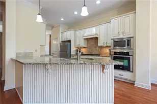 900 Telfair Close, Sandy Springs, GA 30350 - Photo 4