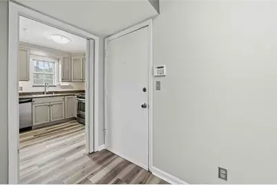 5506 Kingsport Drive, Atlanta, GA 30342 - Photo 6