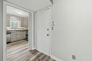 5506 Kingsport Dr, Atlanta, GA 30342 - Photo 6