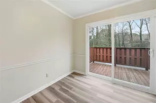 5506 Kingsport Dr, Atlanta, GA 30342 - Photo 14