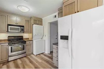 5506 Kingsport Drive, Atlanta, GA 30342 - Photo 12
