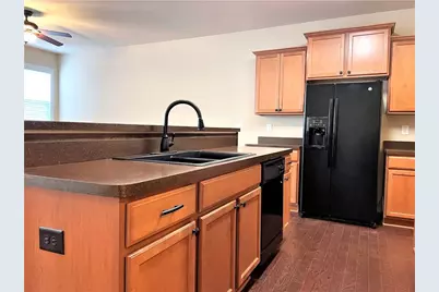 220 Bobbie Way, Woodstock, GA 30189 - Photo 4