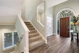 930 Manchester Pl, Sandy Springs, GA 30328 - Photo 4